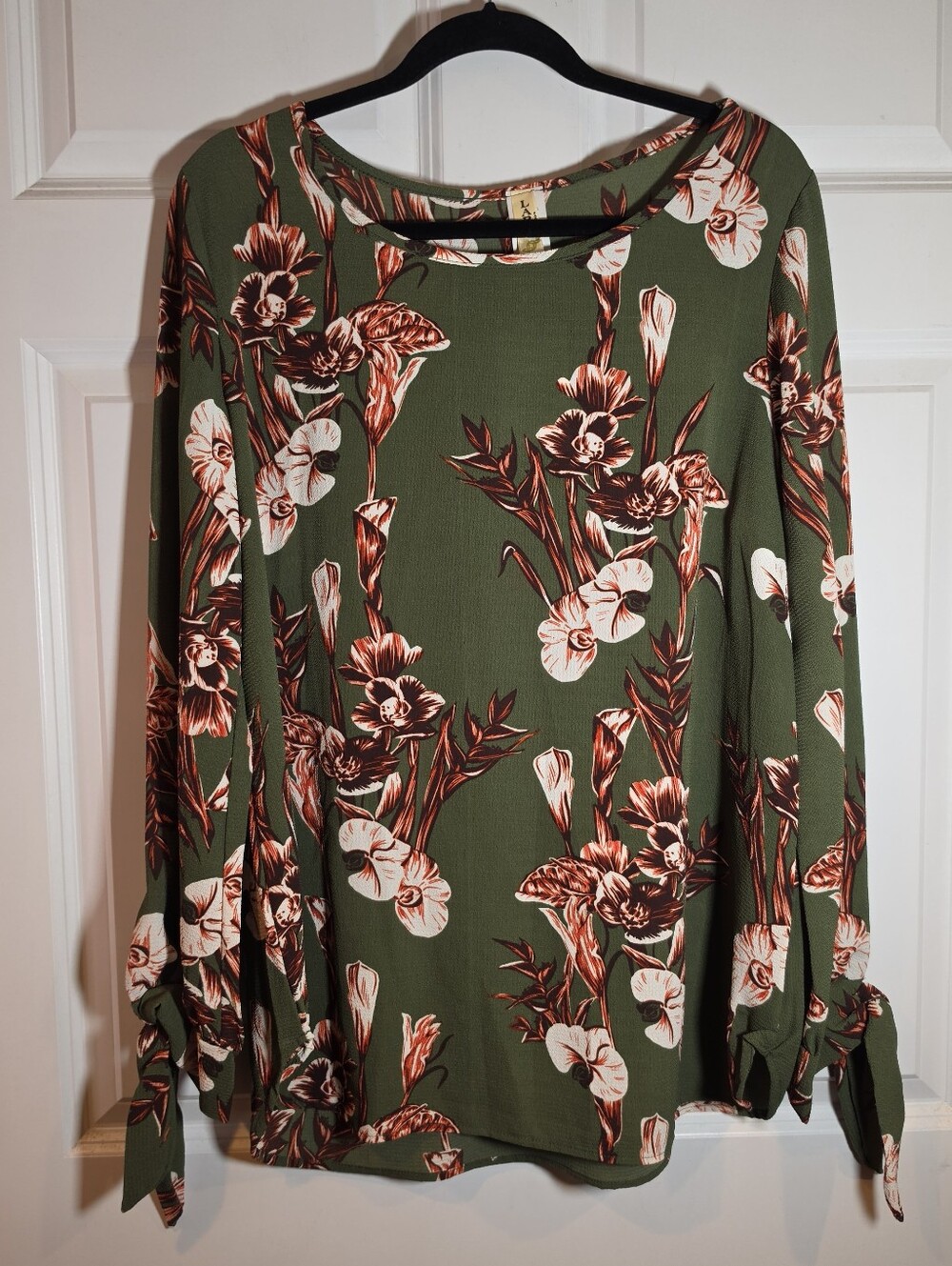 NWT Lara Women's Olive Floral Long-Sleeve Tie-Cuff Top XL